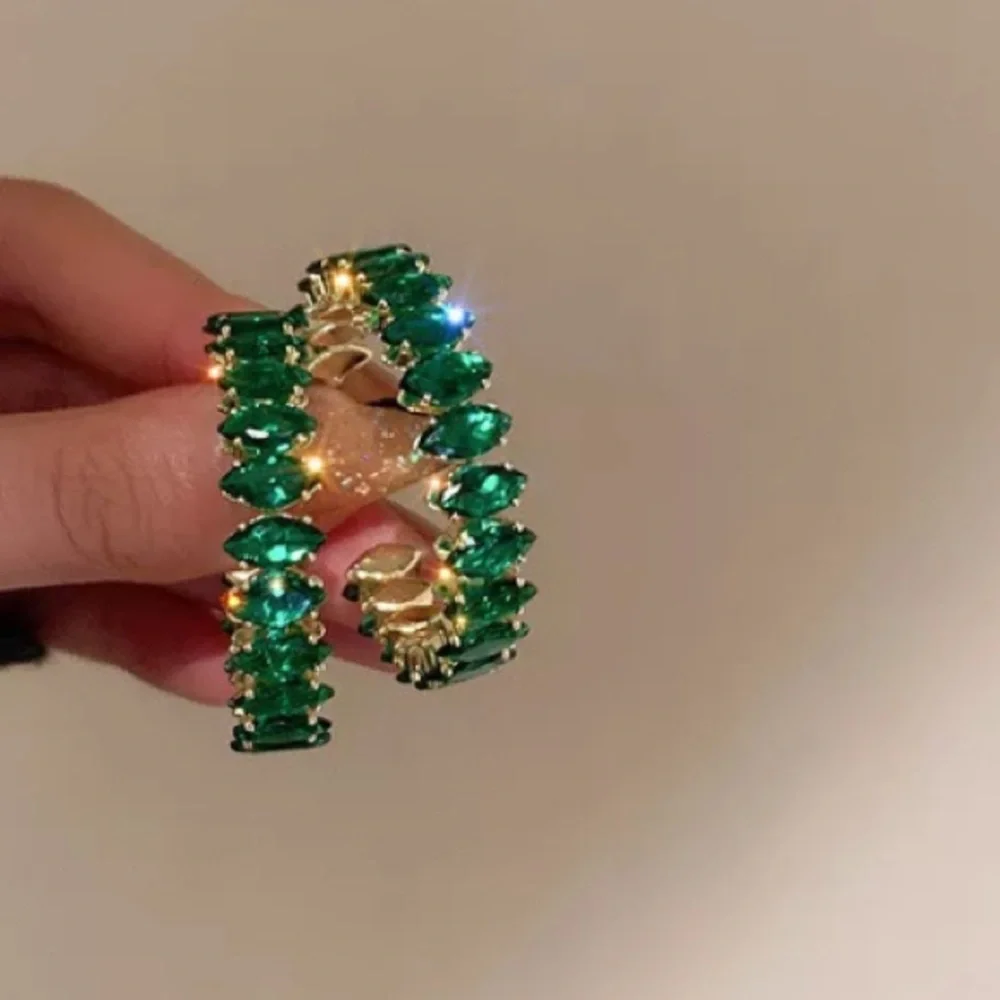 🌟 Green Hoop Earrings - Picture 1 of 3